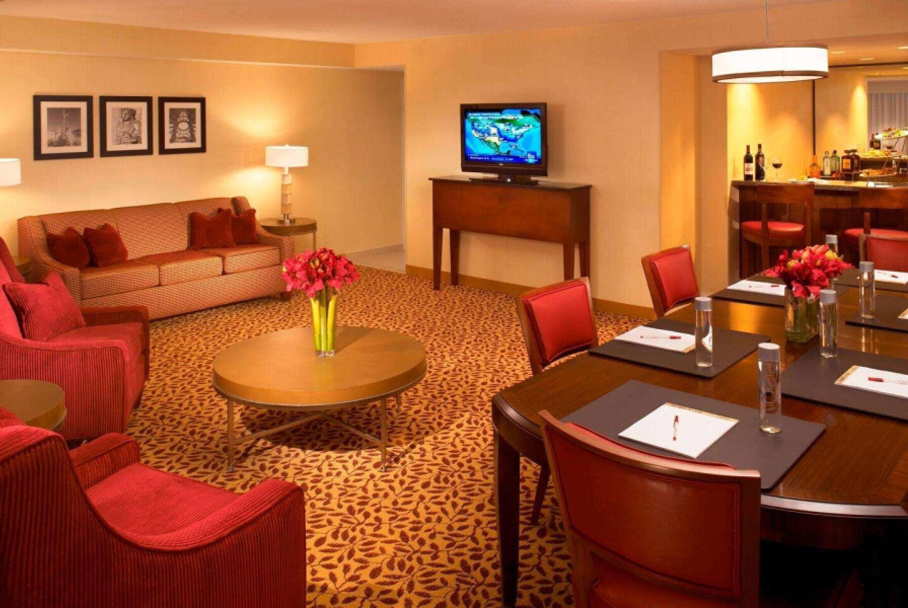 Wyndham Cleveland Airport Otel Dış mekan fotoğraf