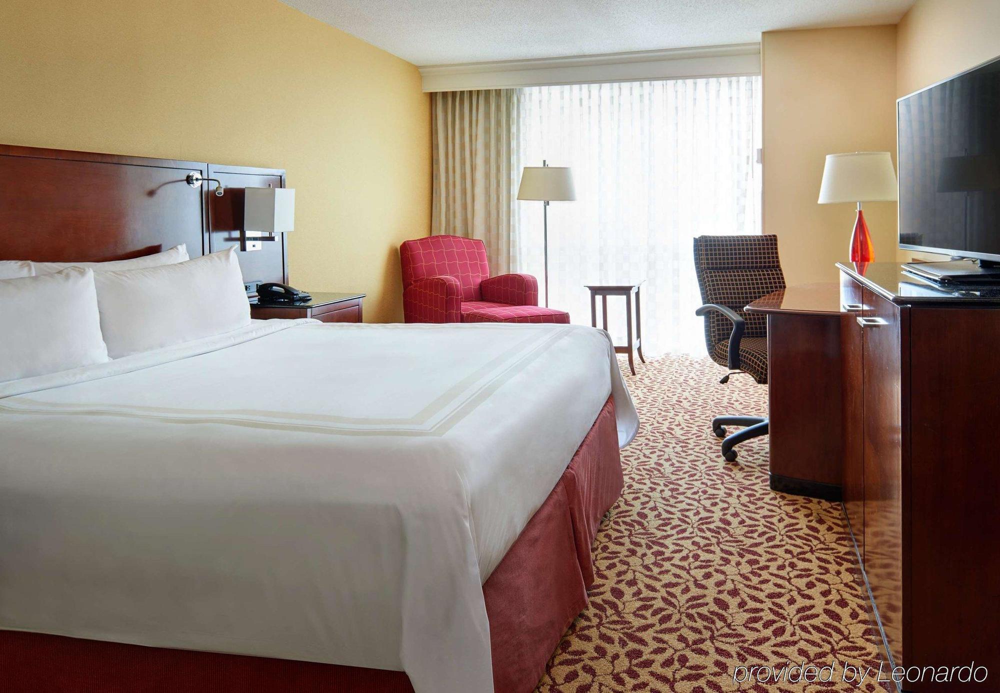 Wyndham Cleveland Airport Otel Dış mekan fotoğraf