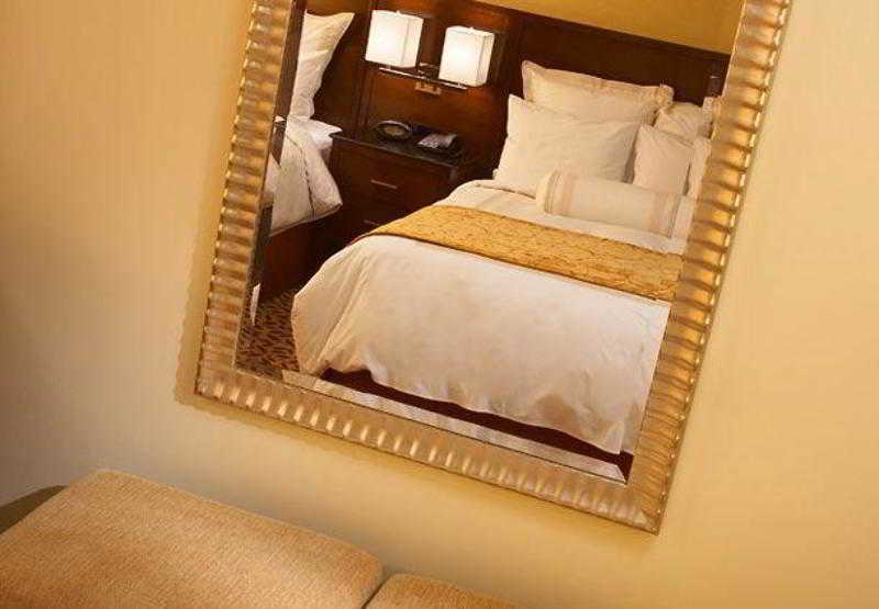 Wyndham Cleveland Airport Otel Dış mekan fotoğraf
