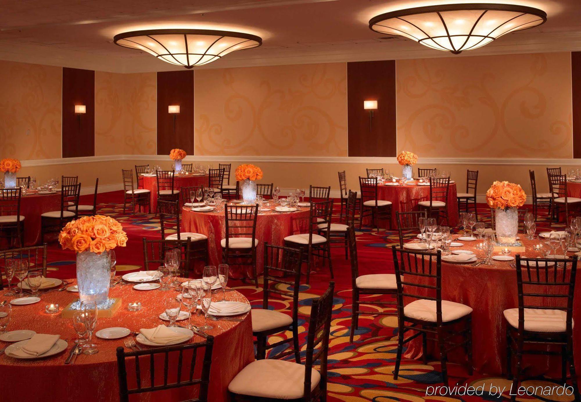 Wyndham Cleveland Airport Otel Restoran fotoğraf