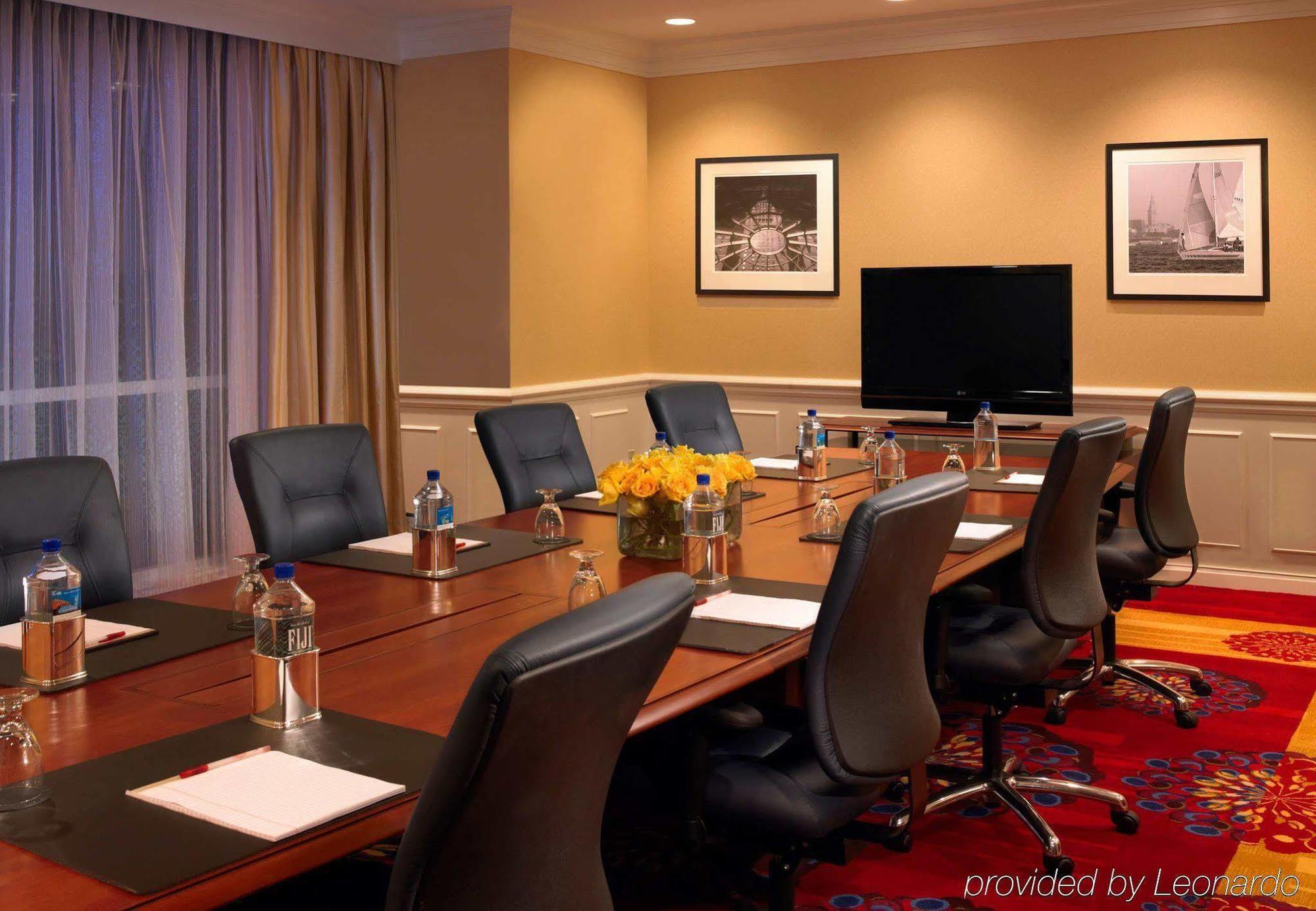 Wyndham Cleveland Airport Otel Konforlar fotoğraf